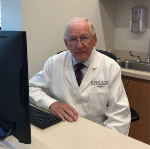 Dr. R Gilbert Triplett, président du comité de lecture clinique et scientifique de l'Osteo Science Foundation 2014-2020